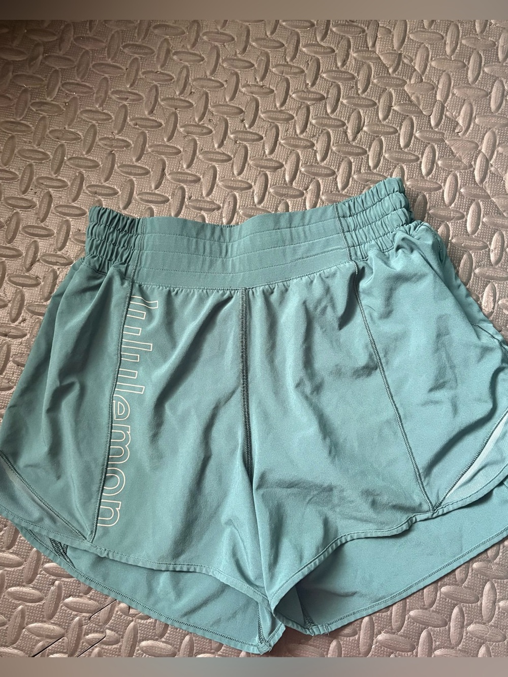 Lululemon Hotty Hot HR Shorts *Logo